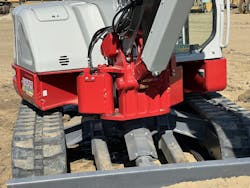 A closer look at the offset feature and the straight blade. Note the heavy steel guarding. A closer look at the offset feature and the straight blade. Note the heavy steel guarding.