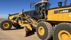 The Komatsu GD955-7 has an 18-foot moldboard with the option to go to a 20-foot blade. The Komatsu GD955-7 has an 18-foot moldboard with the option to go to a 20-foot blade.