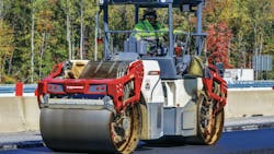 The Dynapac CC2200 VI asphalt roller with Seismic technology weighs 7.6 tons and features a 59-inch drum. The Dynapac CC2200 VI asphalt roller with Seismic technology weighs 7.6 tons and features a 59-inch drum.