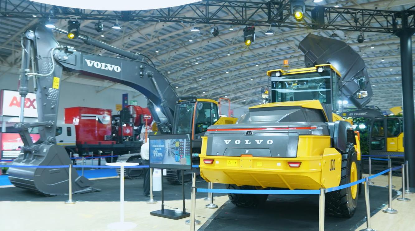 Volvo Equipment Display