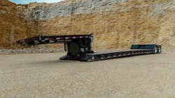 Detachable gooseneck trailer can carry up to 80,000 pounds.