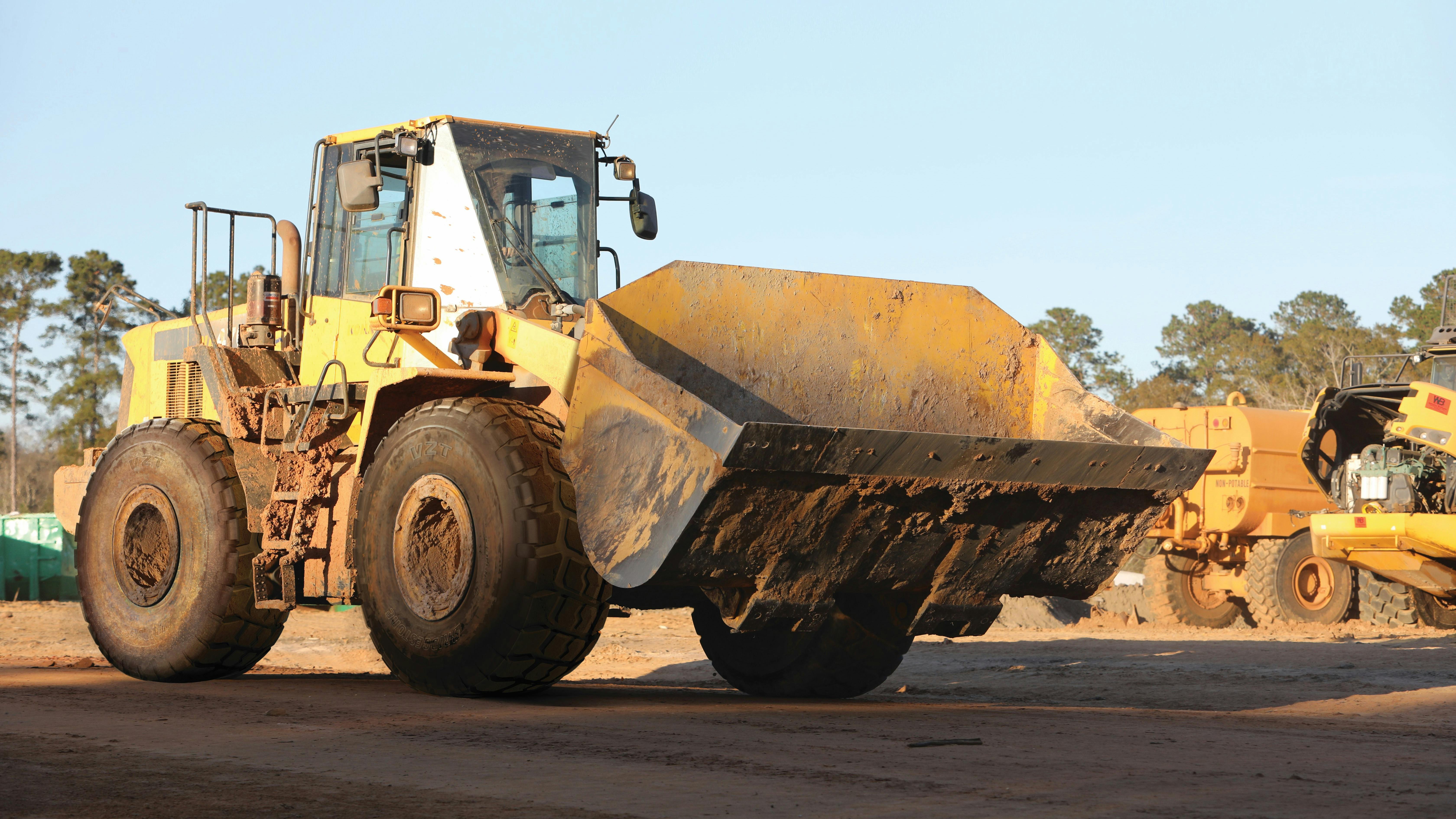 Bridgestone VZT 25 Construction Tire