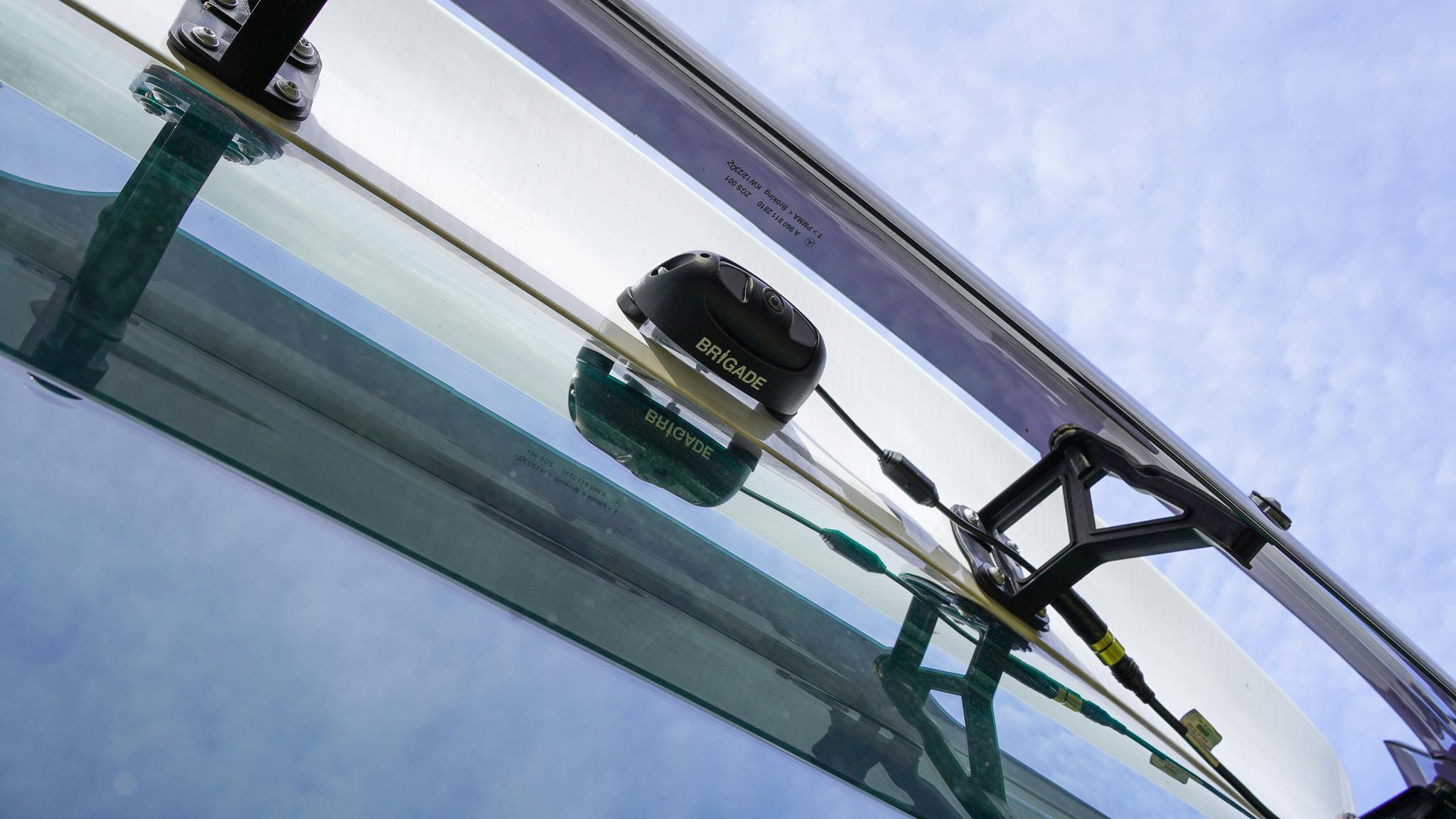 Backeye 360's integration with HD monitors and MDR recorders makes it adaptable for a wide range of vehicles.