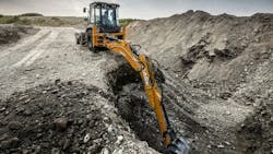 Case 580SV Construction Kings digs to 14 feet 5 inches. Case 580SV Construction Kings digs to 14 feet 5 inches.