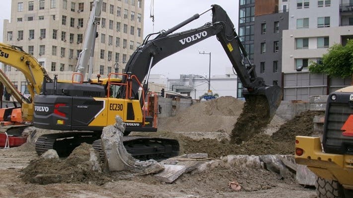 Skanska tested an electric excavator in Los Angeles.