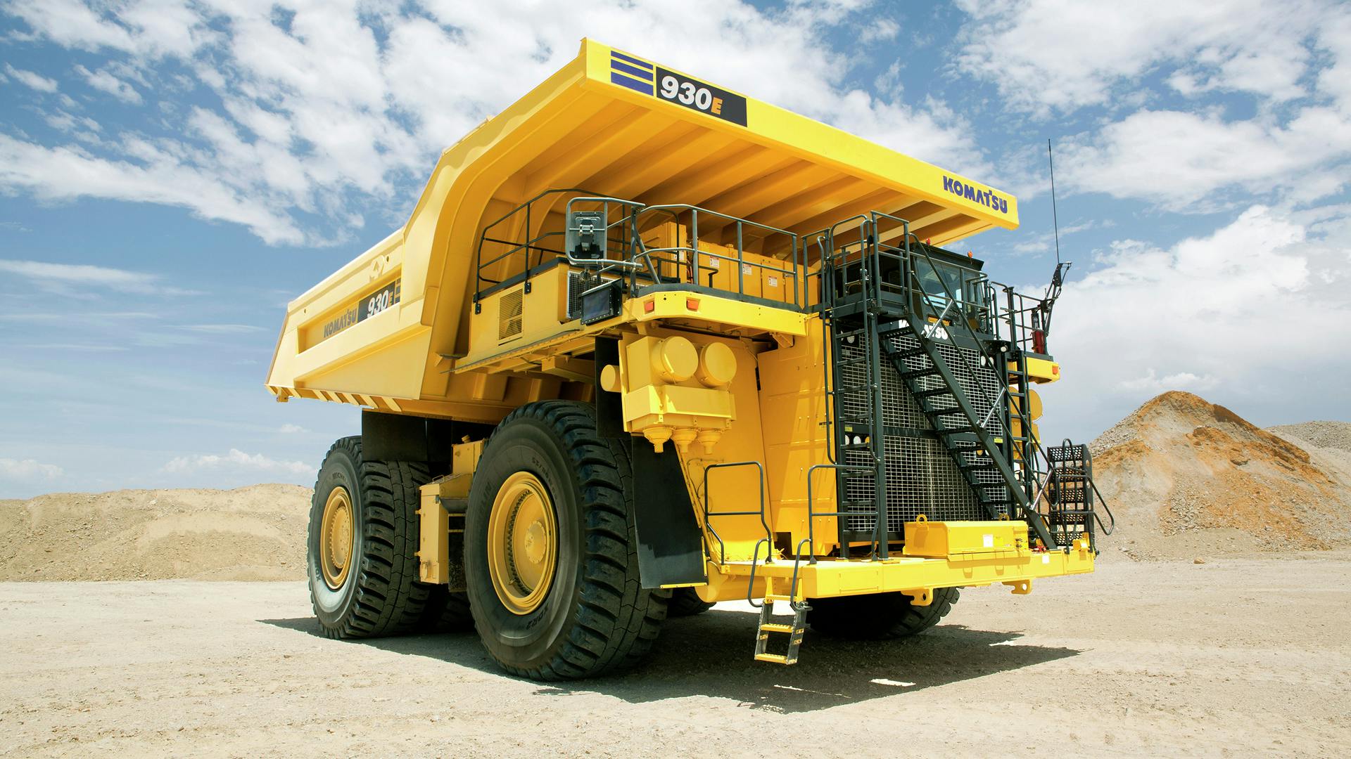 Komatsu 930 battery electric haul truck on site.