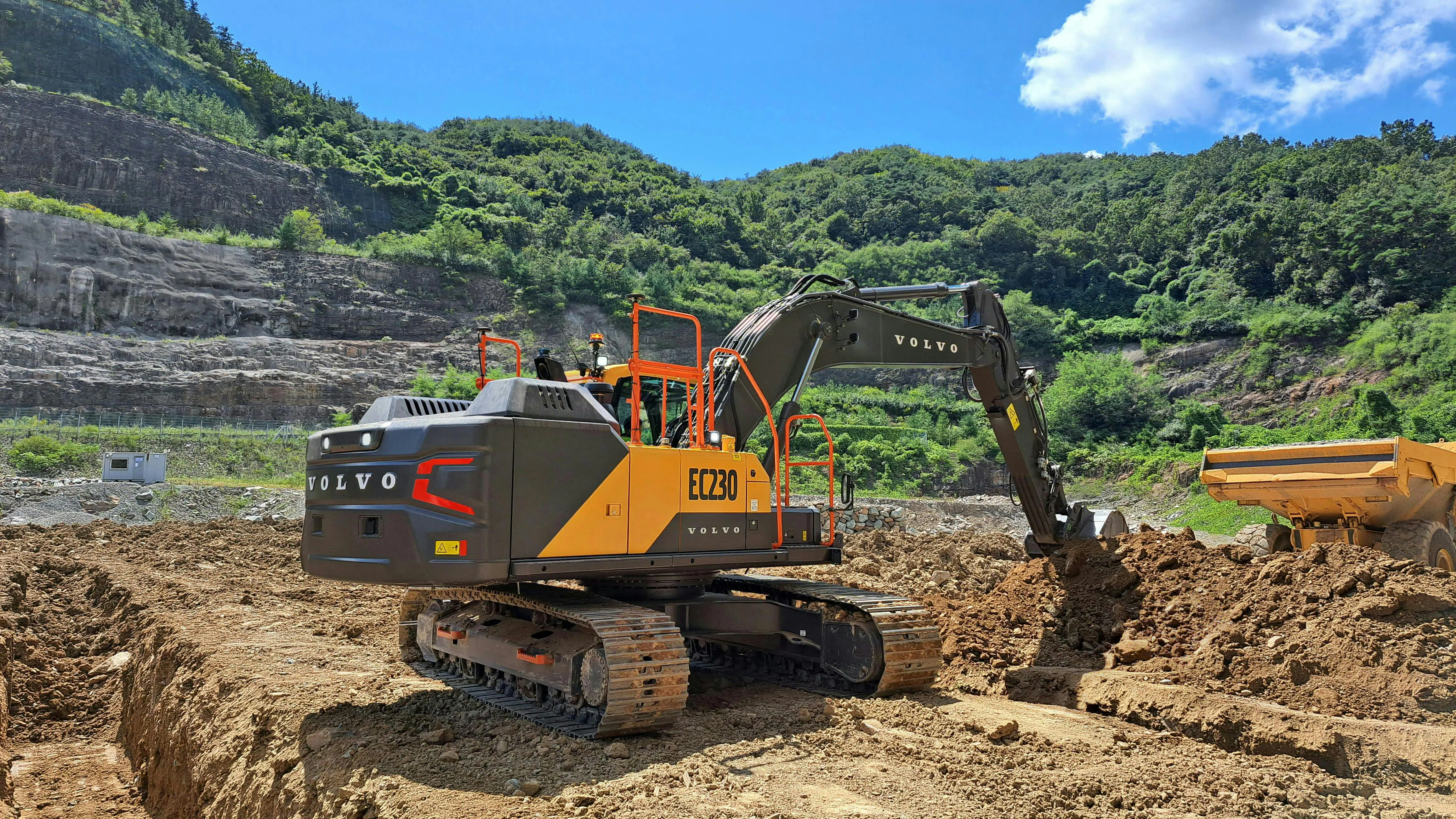 Volvo Updates 6 Excavator Models - Vimarsana News