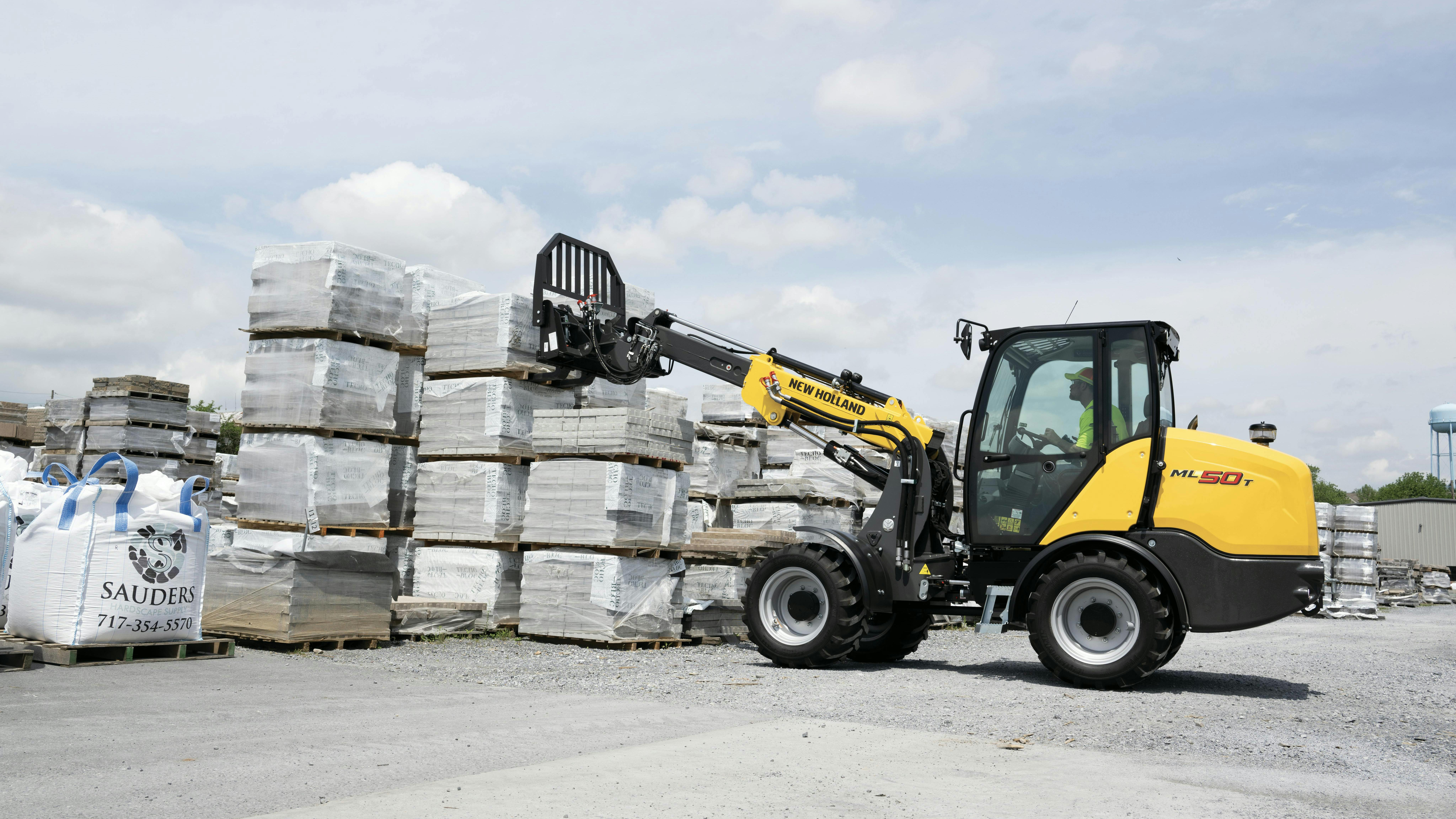 New Holland ML50T has a telescopic boom.