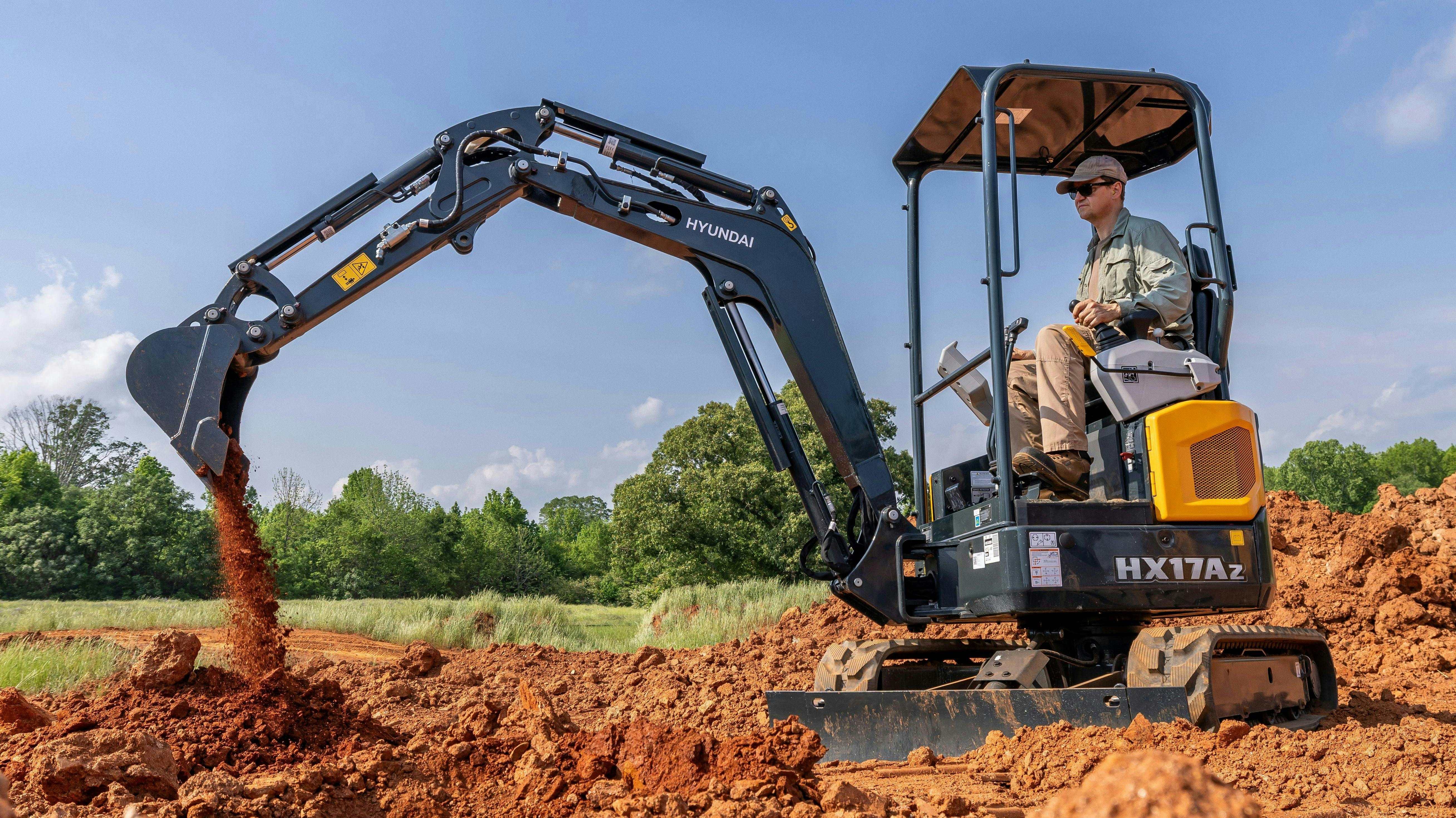 The HX17-AZ features a zero tail-swing design. It is the smallest of eight HX-A excavators in the series.