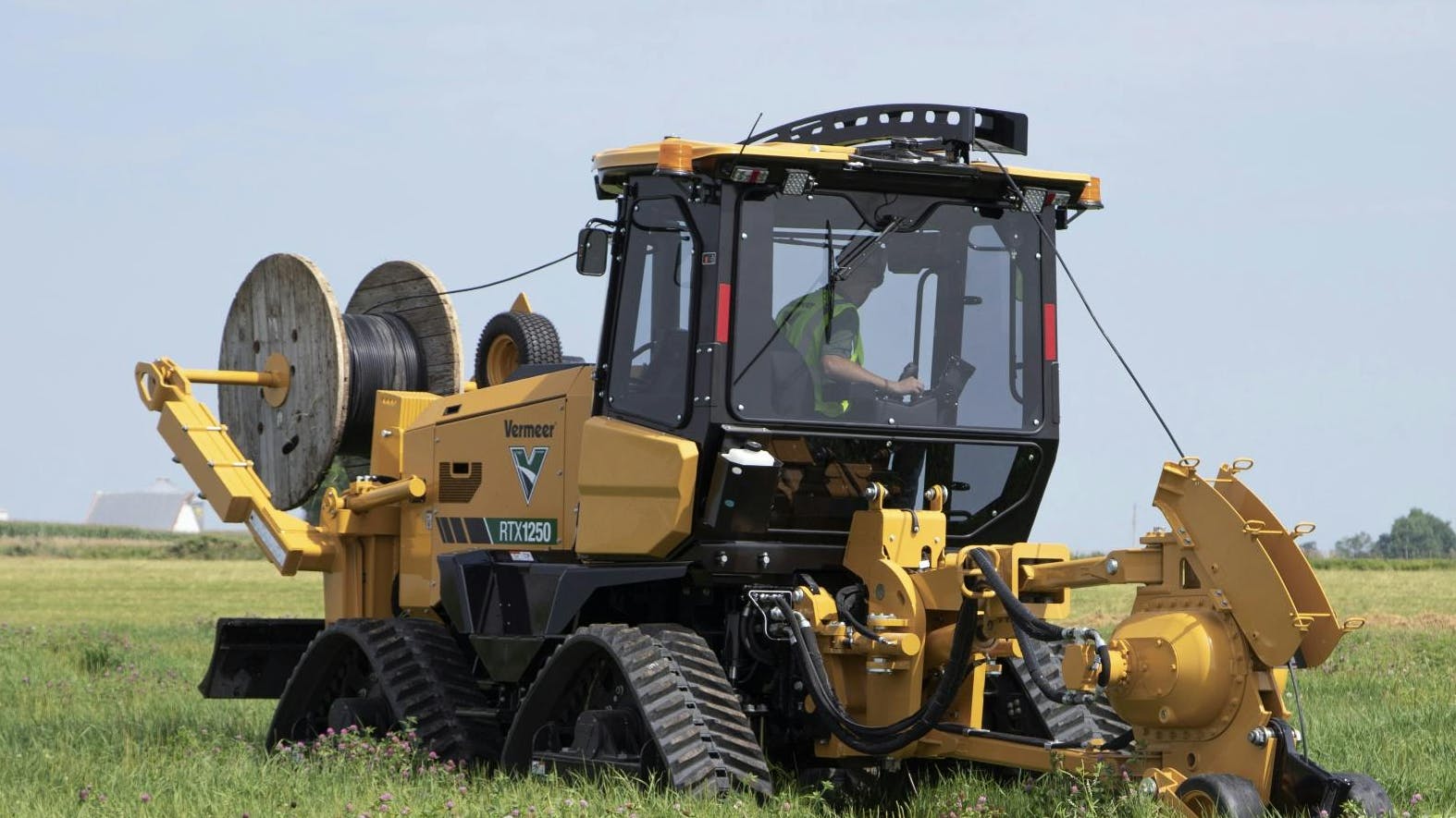 Vermeer RTX1250 tractor
