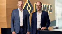 Dr. Ingo Ettischer (right), replaces Ralf Junker (left) as BOMAG Group president.