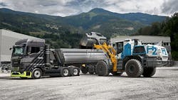 The Liebherr hydrogen loader was demonstrated at the company's plant in Bischofshofen. The Liebherr hydrogen loader was demonstrated at the company's plant in Bischofshofen.