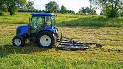 The heat-treated free-swinging blades with suction lift are 1/2 inch thick by 3-inch wide on the standard-duty and 1/2 inch thick by 4-inch wide on the medium-duty. The heat-treated free-swinging blades with suction lift are 1/2 inch thick by 3-inch wide on the standard-duty and 1/2 inch thick by 4-inch wide on the medium-duty.