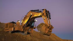 With its 24-ton payload, the Cat 6020 efficiently loads the Cat 775 truck in three passes, 777 in four passes, 785 in six passes and 789 in eight passes. With its 24-ton payload, the Cat 6020 efficiently loads the Cat 775 truck in three passes, 777 in four passes, 785 in six passes and 789 in eight passes.