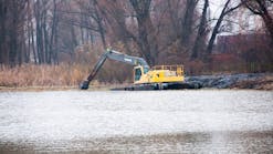 Amphibious excavator Amphibious excavator