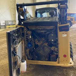 New engine compartment is lower, giving the machines more stability and improving operator visibility. New engine compartment is lower, giving the machines more stability and improving operator visibility.