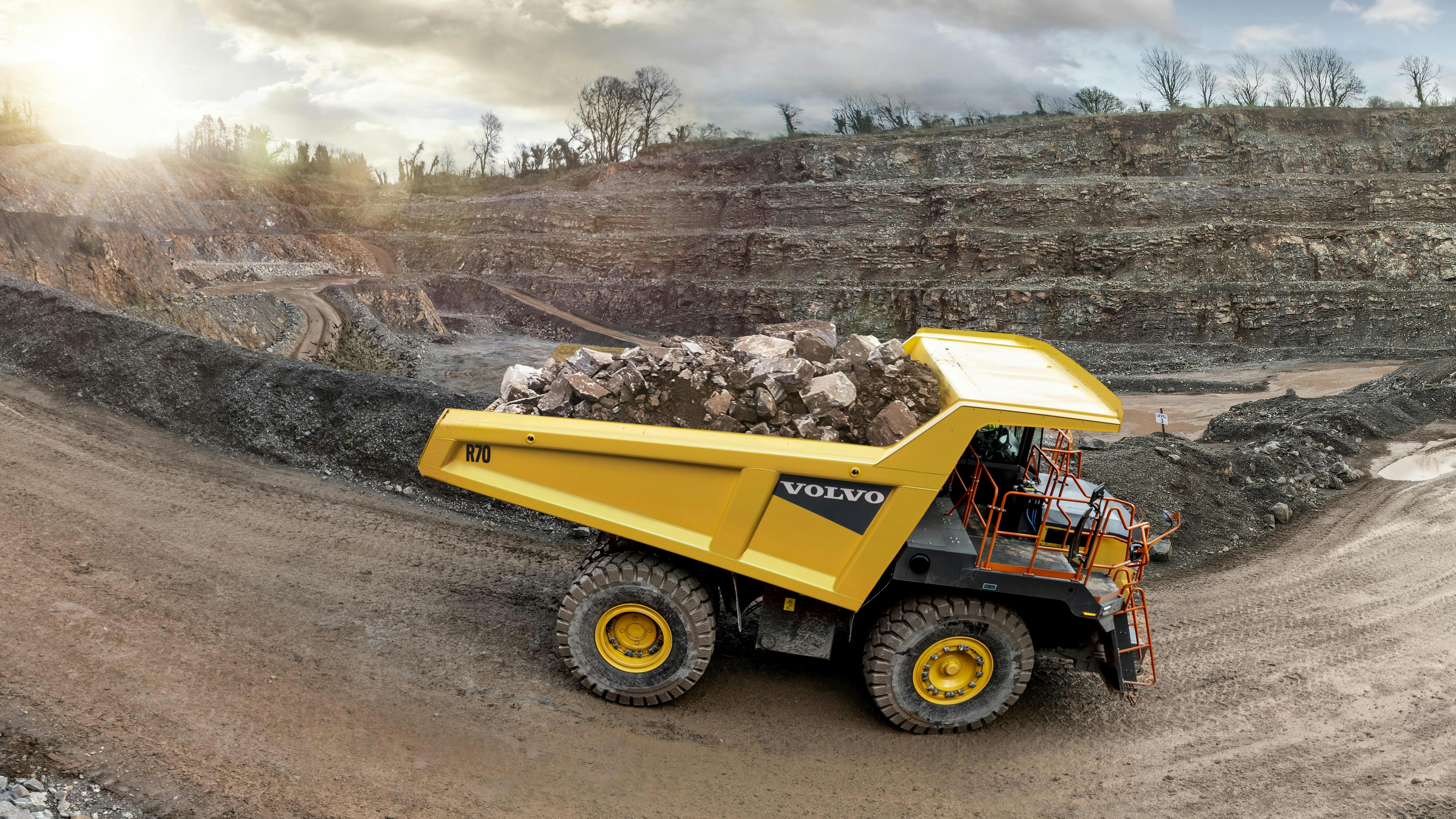 Volvo R70 has a payload capacity of 143,300 pounds.