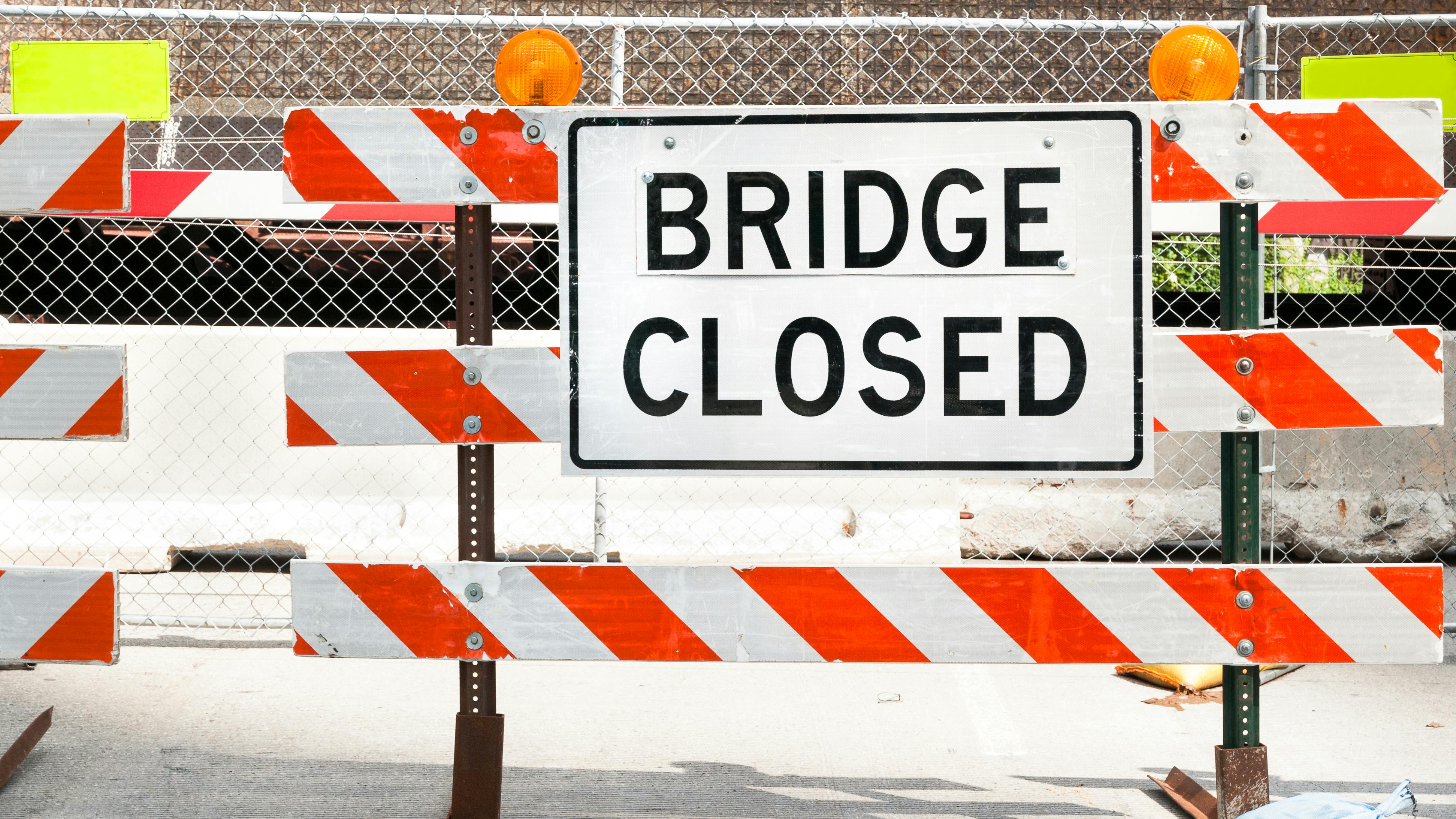 Excavator hits bridge in twin falls idaho