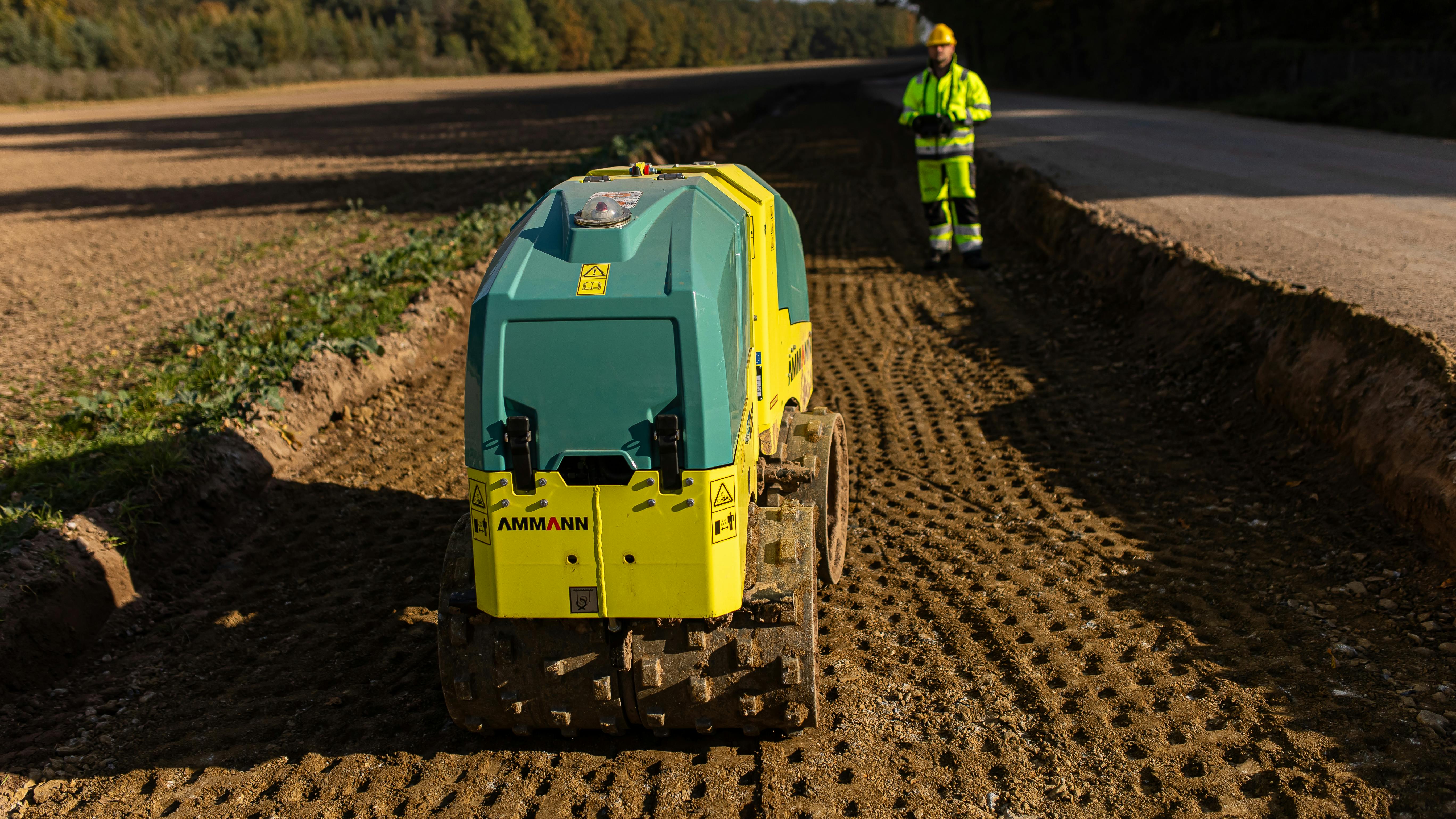 Drum extension kits allow the Ammann ARR 1575-2 to compact widths up to 33.9 inches.