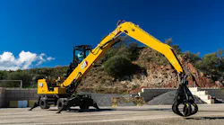 cat_mh3032_material_handler