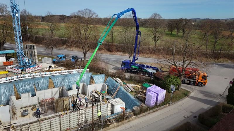 Putzmeister electric concrete pump and pump 65 cubic yards on a charge.