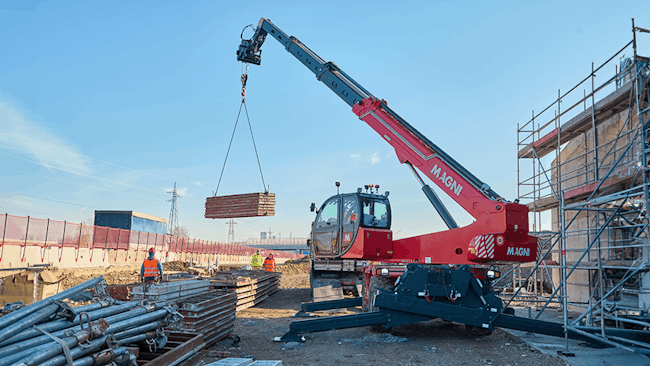 Magni rotating telehandler