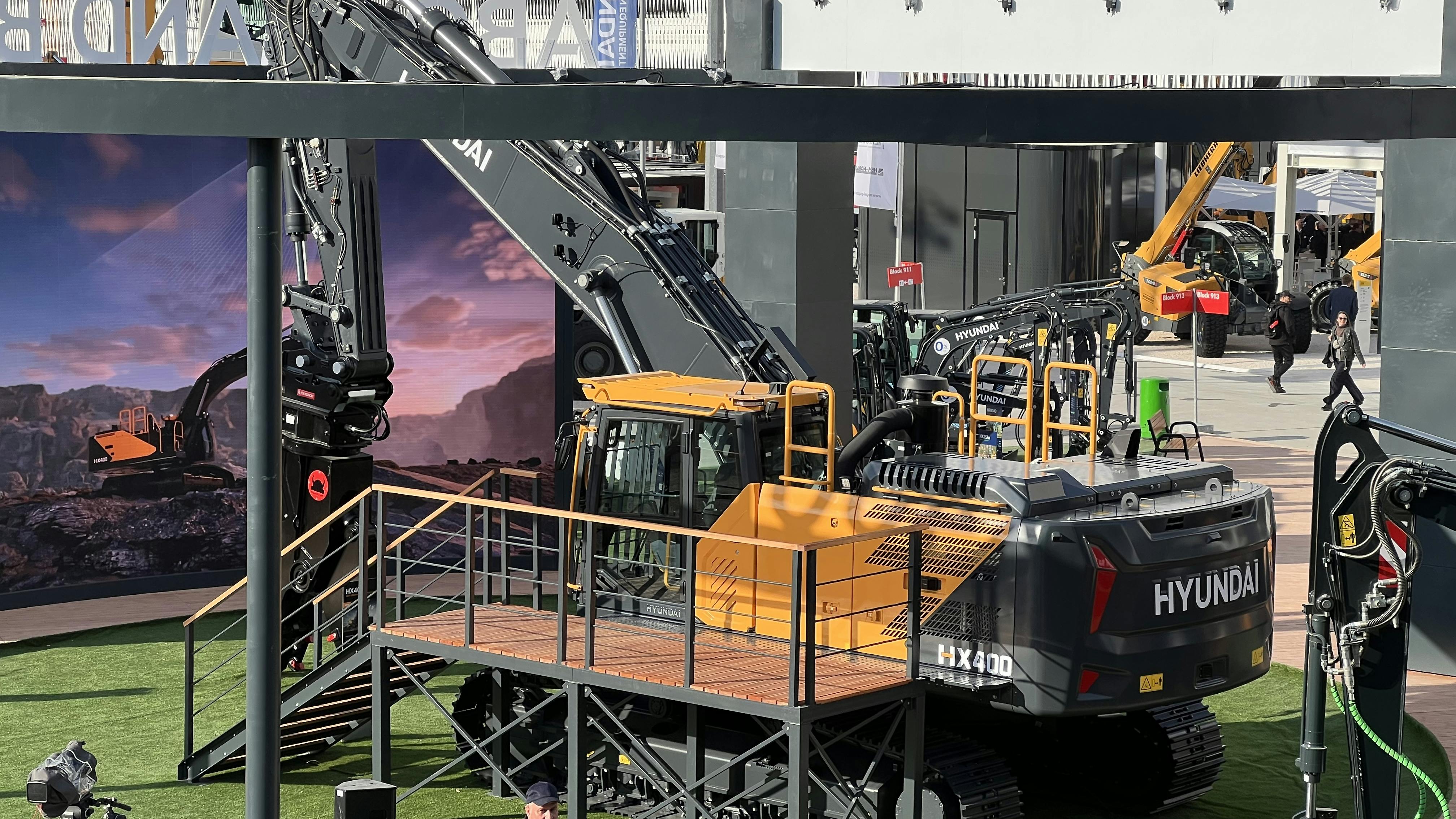 Hyundai HX400L excavator