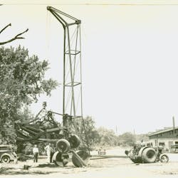 The great majority of towed cranes rode on rubber tires, but some early models had steel wheels. This 40 Foot, named for the height of the boom, is powered by a John Deere wheel tractor with the operator’s station reversed; this, or a similar tractor, also served as the prototype for LeTourneau’s Tournadozer wheel dozers. The great majority of towed cranes rode on rubber tires, but some early models had steel wheels. This 40 Foot, named for the height of the boom, is powered by a John Deere wheel tractor with the operator’s station reversed; this, or a similar tractor, also served as the prototype for LeTourneau’s Tournadozer wheel dozers.