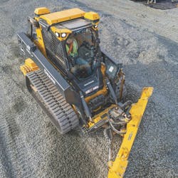 Use a pre-operation inspection to ensure that the attachment is properly connected to the host machine. Use a pre-operation inspection to ensure that the attachment is properly connected to the host machine.