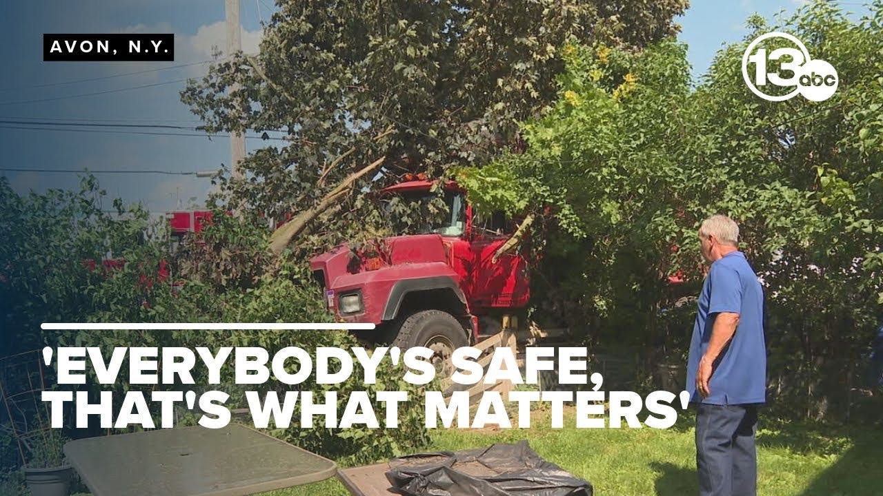 Brakes Fail, Dump Truck Driver Avoids Cars in New York | Construction ...