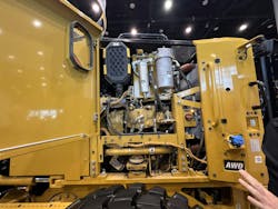 Cat grader serviceability Cat grader serviceability