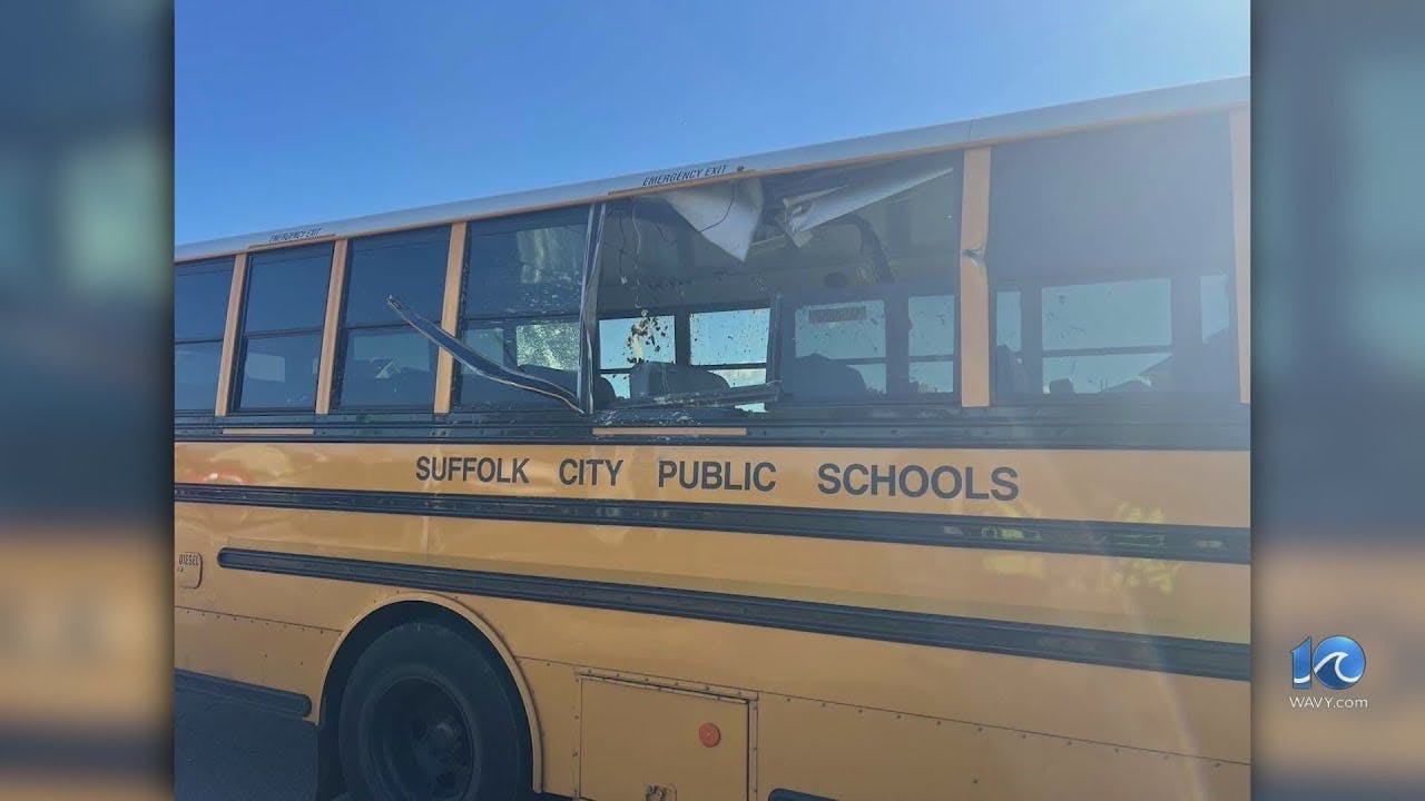 1 adult, 4 students hurt in Suffolk school bus crash