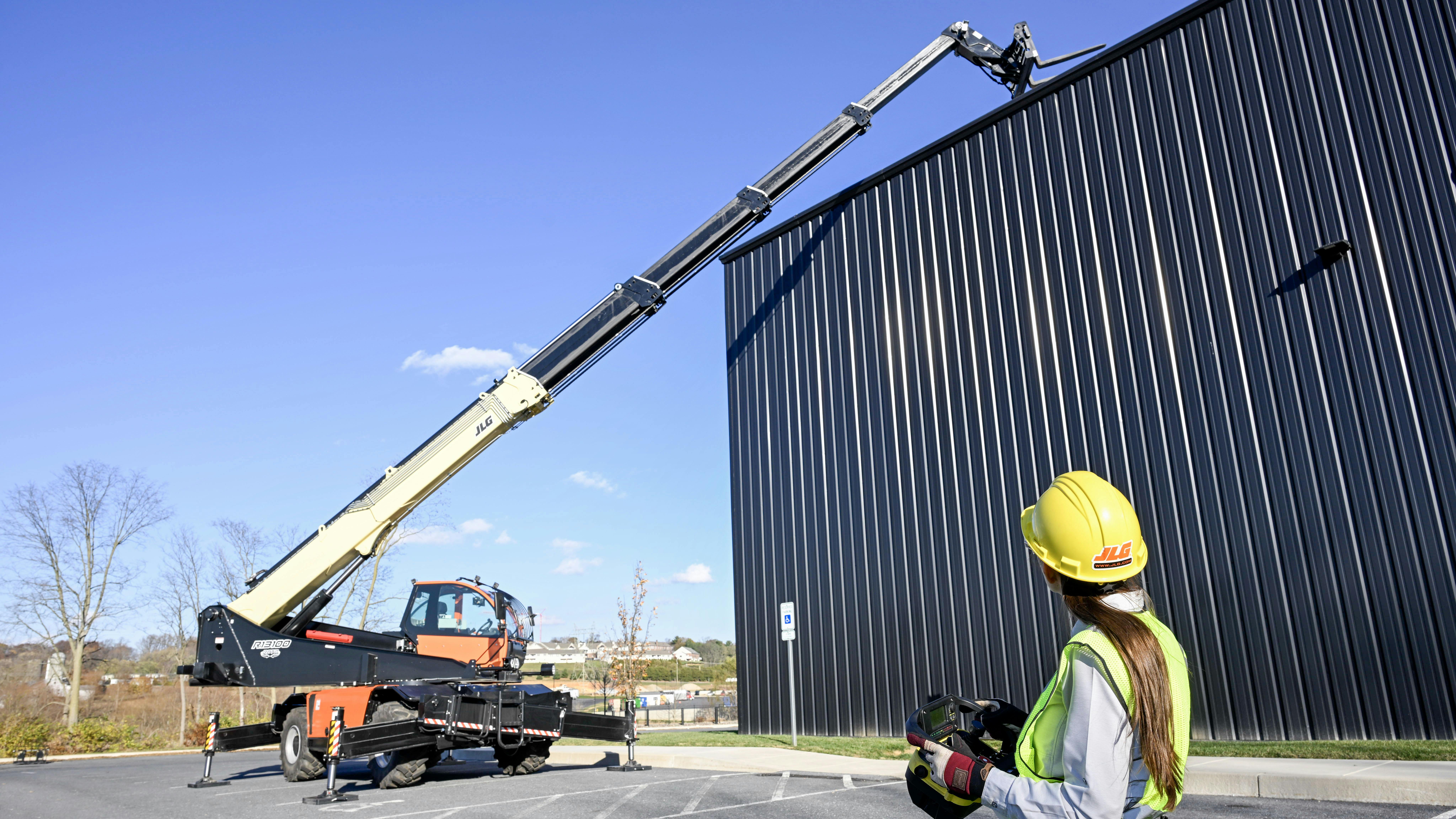 JLG R13100 rotating telehandler