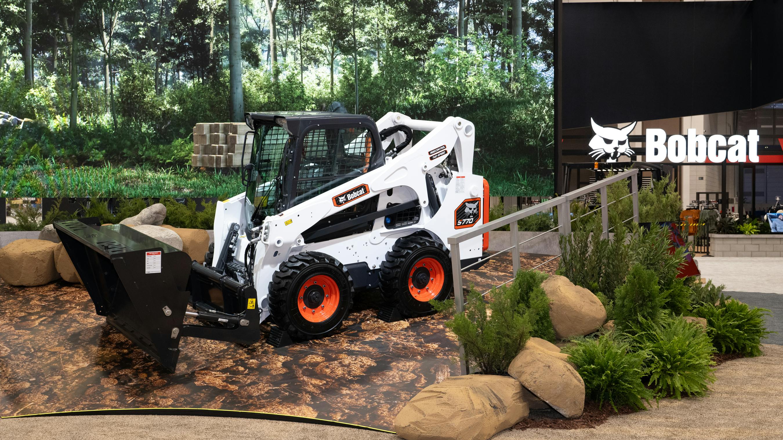 Bobcat CTL in display