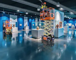 JLG es1930m working at museum. JLG es1930m working at museum.