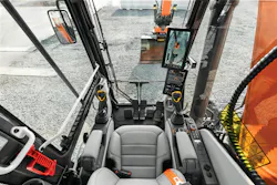 Develon DX260 inside the cab. Develon DX260 inside the cab.