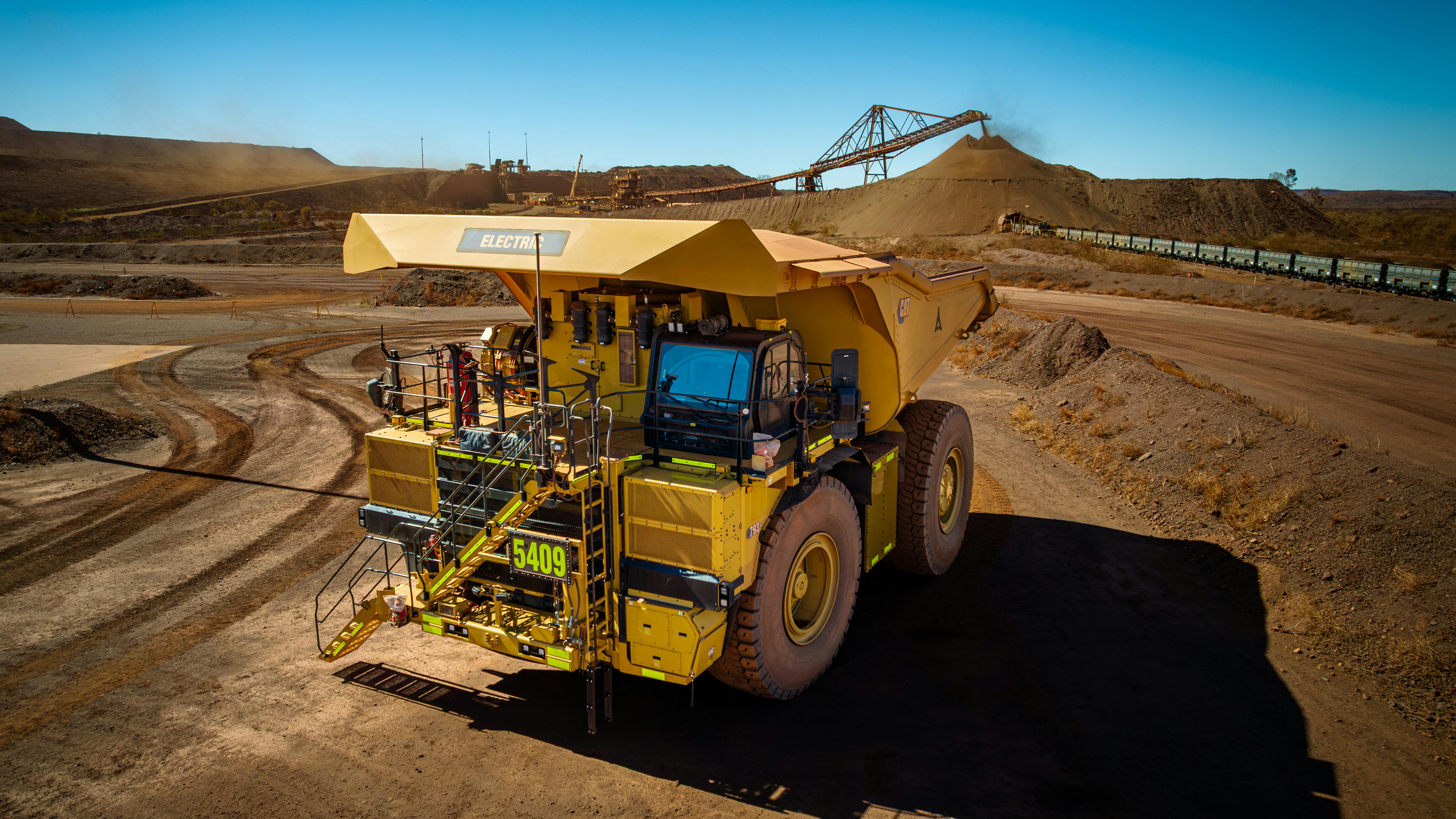 Cat haul truck