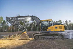 John Deere 230 excavator sitting in the sunlight. Ahhhh... John Deere 230 excavator sitting in the sunlight. Ahhhh...
