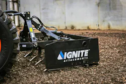 Ignite box plane attachment combing the dirt.