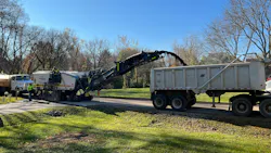 On-road truck, milling machine