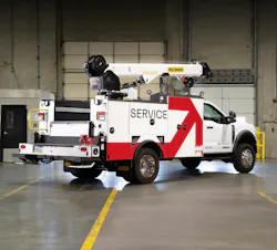 A modern PAL Pro 43 mechanics truck pairs a crane-ready service body with a Palfinger PSC 8029 service crane.