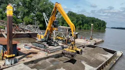 Liebherr LH 60 C Material Handler working on a Gateway barge operation.