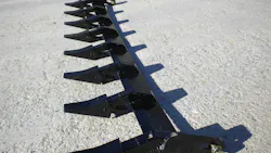 Tooth bar for buckets