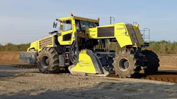 BOMAG RS 650-2 recycler/stabilizer side view