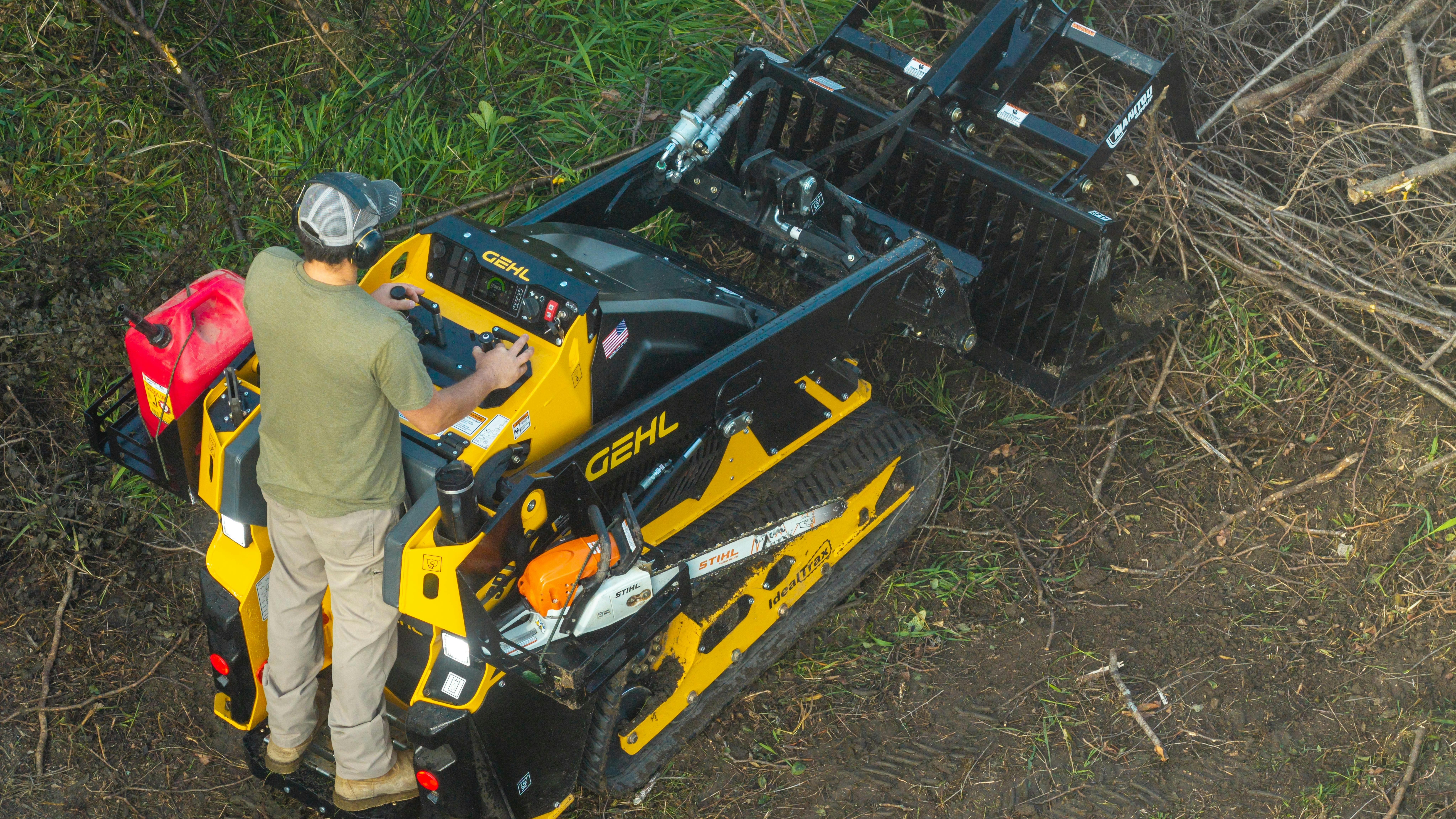 Gehl mini track loader with grapple
